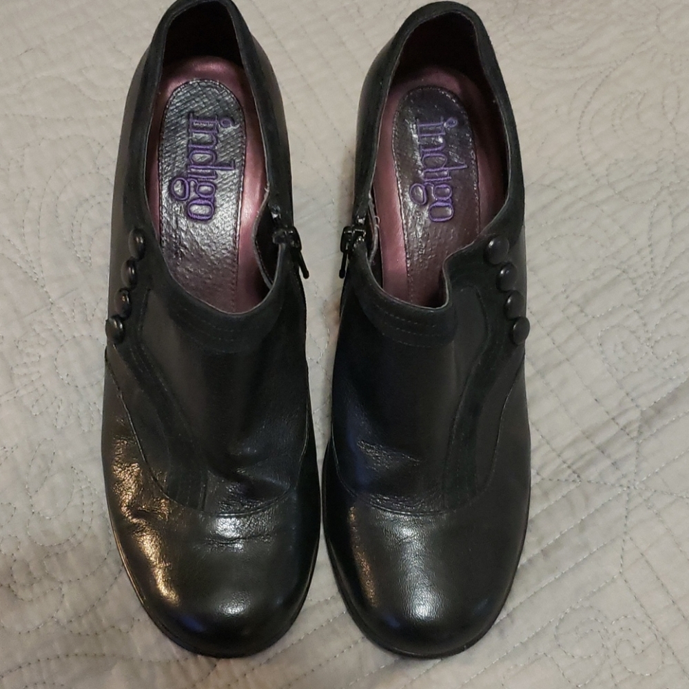 Booties - Picture 3 of 4